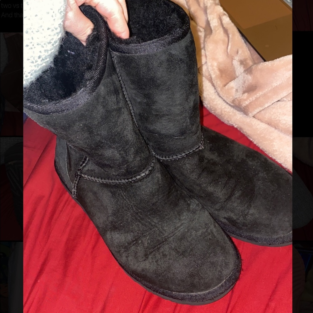 Black ugg boots